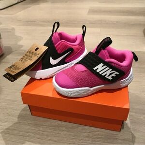 New Size 7 Nike Team Hustle D 12 Toddler Sneakers Shoes Fushia Pink Basketball